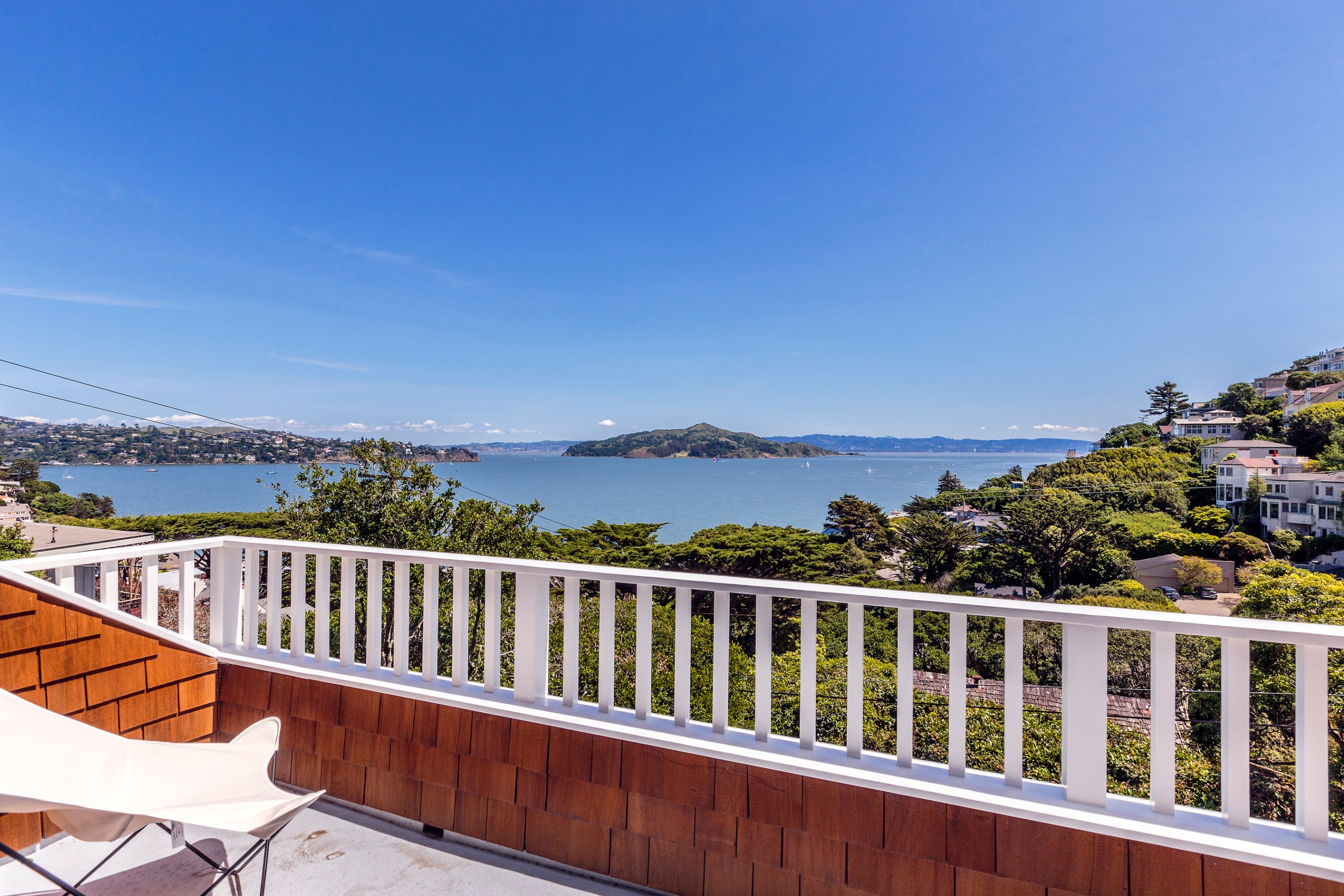 151 Edwards Ave - stunning bay view home