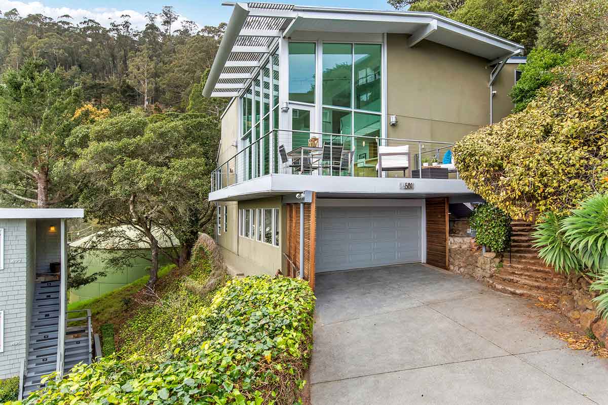 Modern architectural elegance with SF City and Bay views highlight this exceptional Sausalito property.